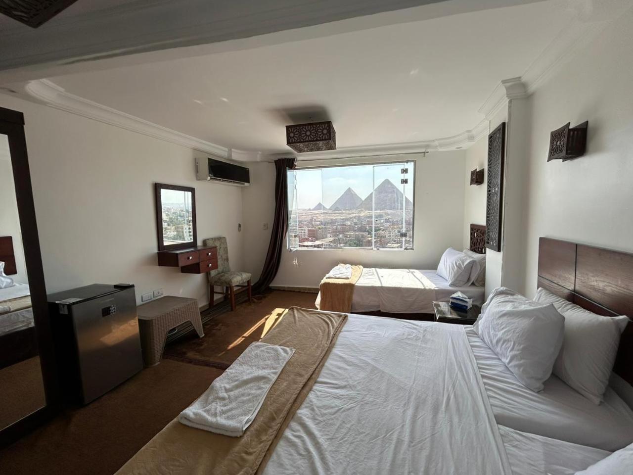 Oscar Pyramids View Hotel Nazlet el-Sîsi Kültér fotó