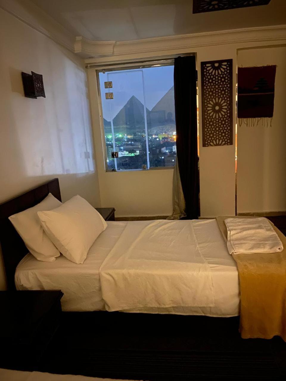 Oscar Pyramids View Hotel Nazlet el-Sîsi Kültér fotó