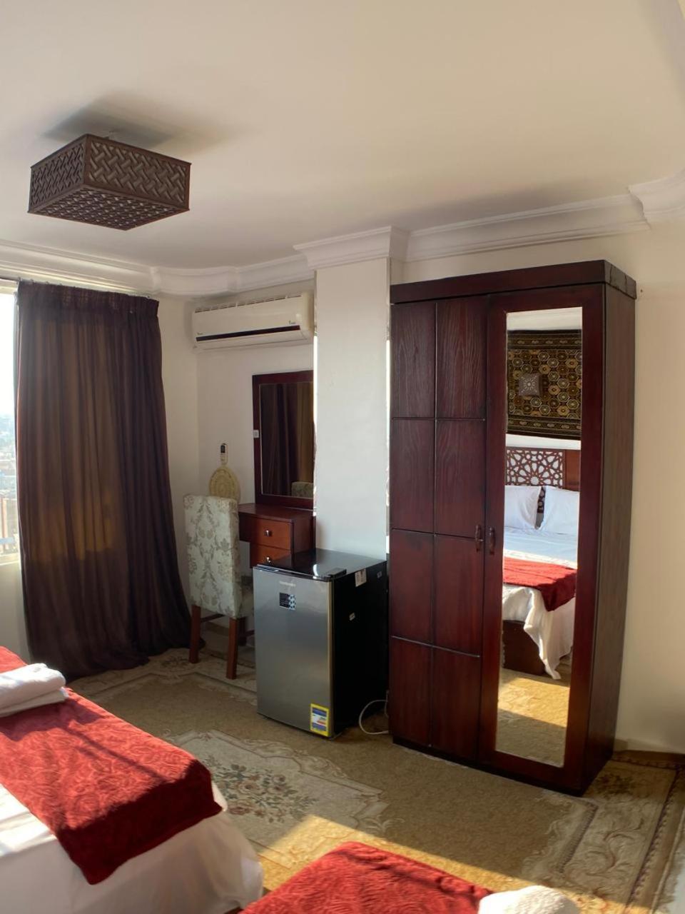Oscar Pyramids View Hotel Nazlet el-Sîsi Kültér fotó