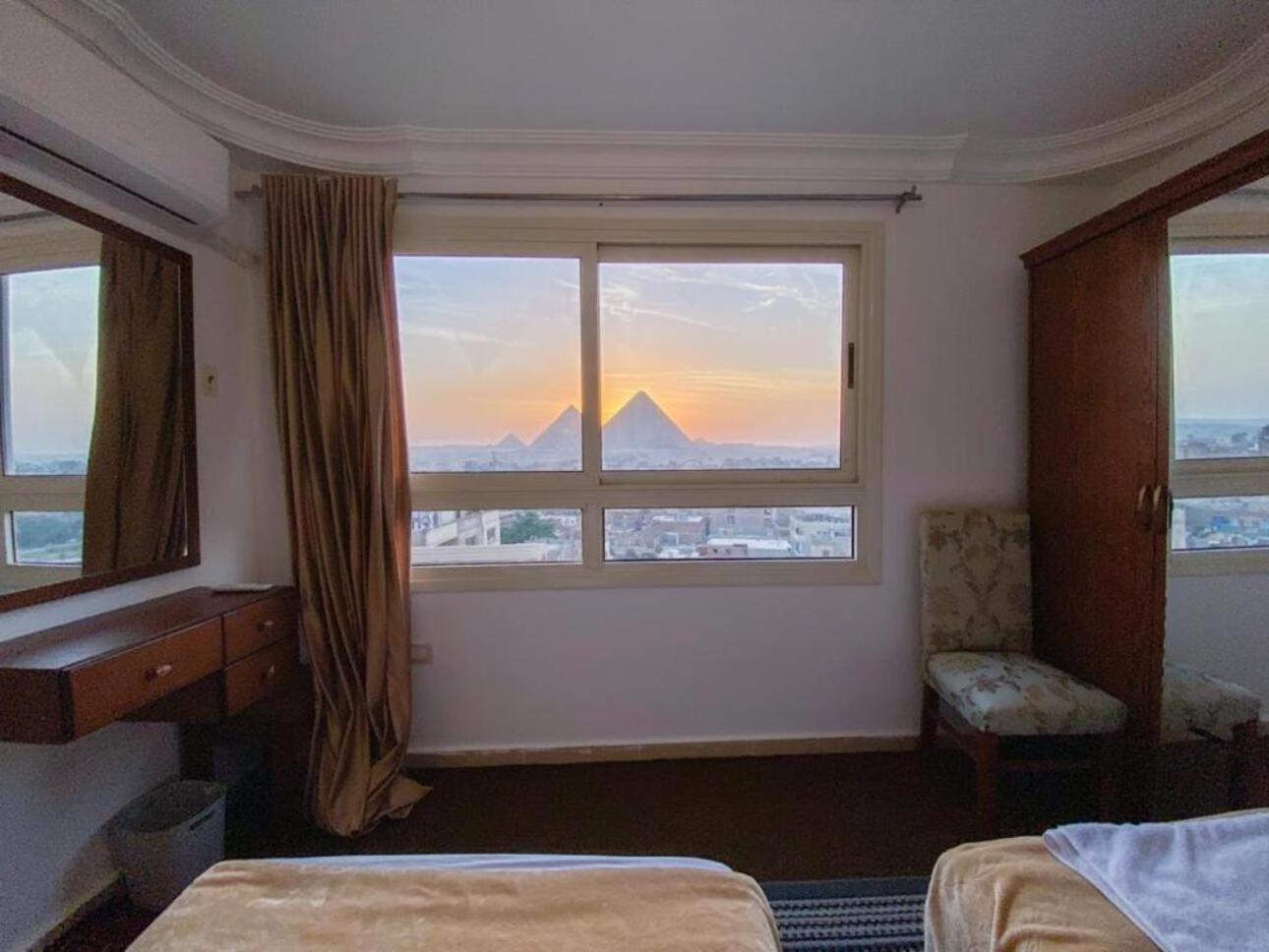 Oscar Pyramids View Hotel Nazlet el-Sîsi Kültér fotó