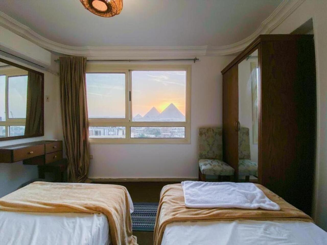Oscar Pyramids View Hotel Nazlet el-Sîsi Kültér fotó